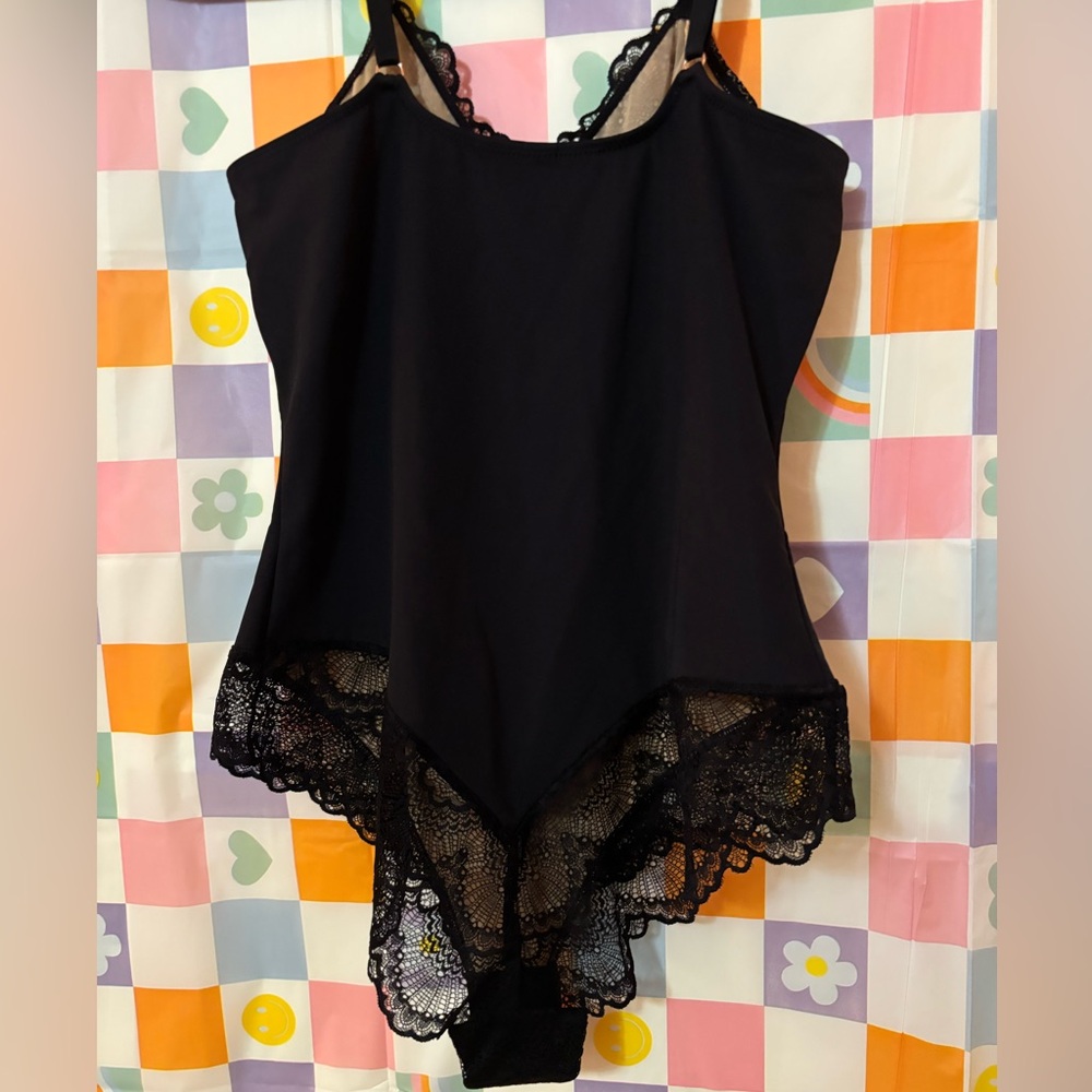 Romantic sculpting Black Lace Bodysuit - Picture 10 of 10